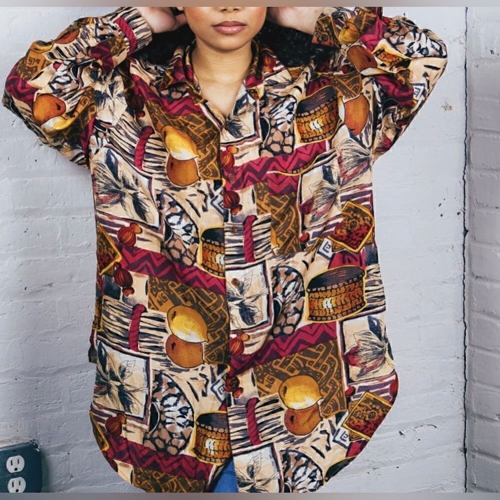 Retro Elegance: 80s Vintage Multi-Colored 100% Silk Long Sleeve Button-Up Shirt